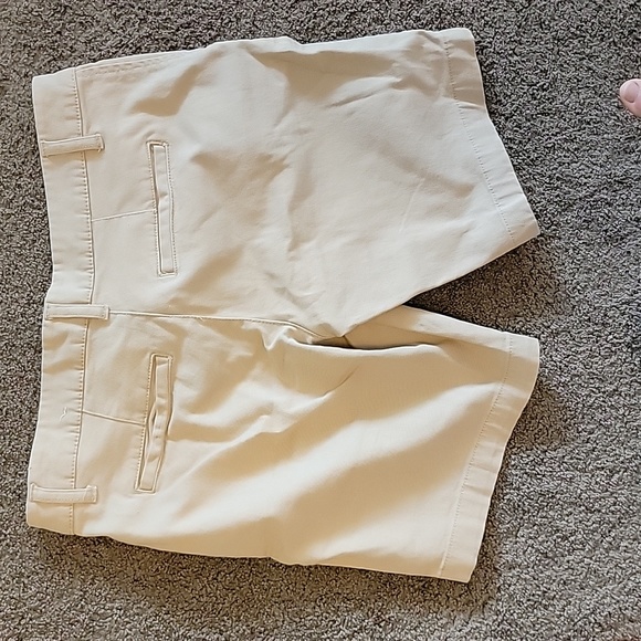 Aeropostale khaki shorts 5/6 medium - Picture 3 of 3